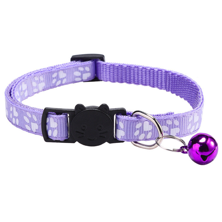 Collar ajustable para gato con cascabel y huellas
