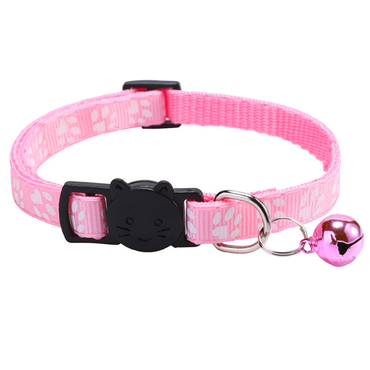 Collar ajustable para gato con cascabel y huellas