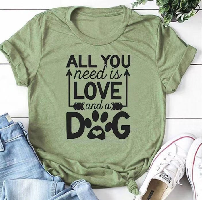 Camiseta «All You Need Is Love and a Dog» Pawsome Pets New York