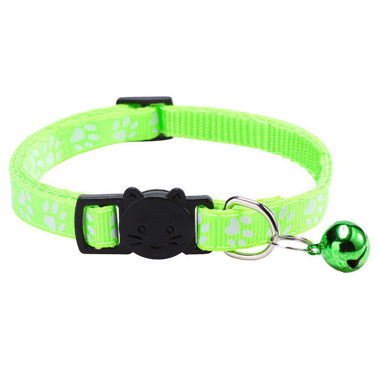 Collar ajustable para gato con cascabel y huellas