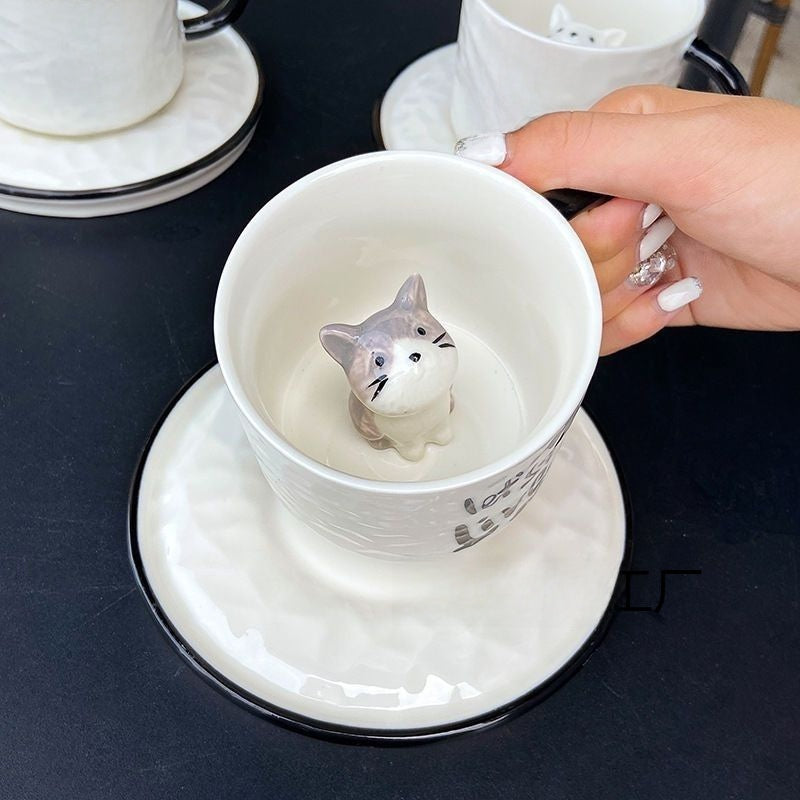 Taza de cerámica con gato