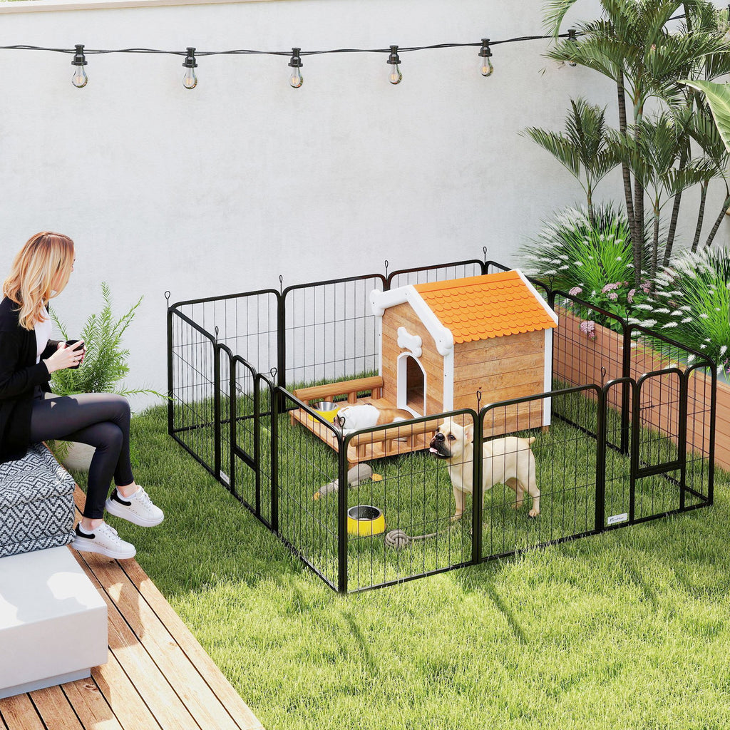 Parque de 12 paneles en el jardín con casita