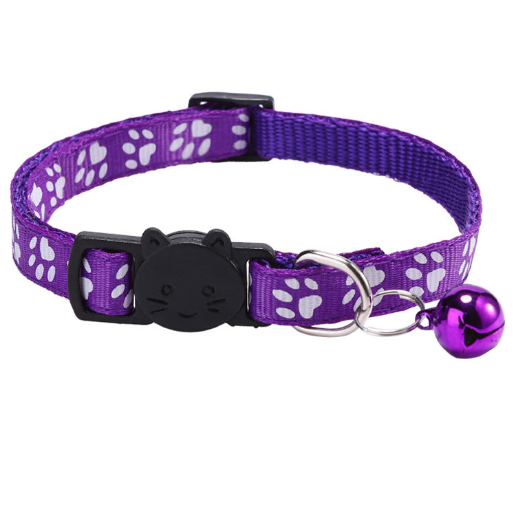 Collar ajustable para gato con cascabel y huellas
