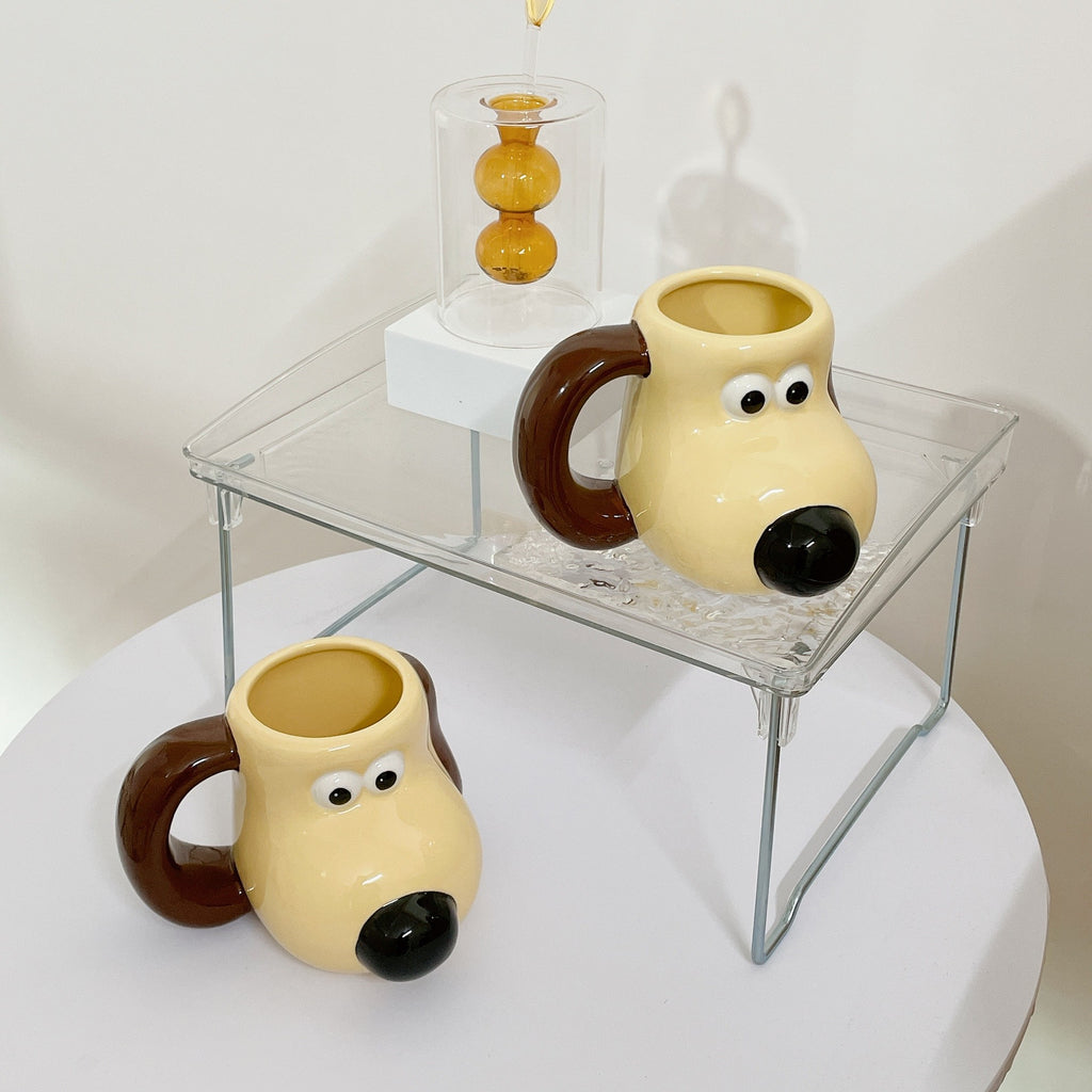 Taza de cerámica pintada a mano con perro y palmeras