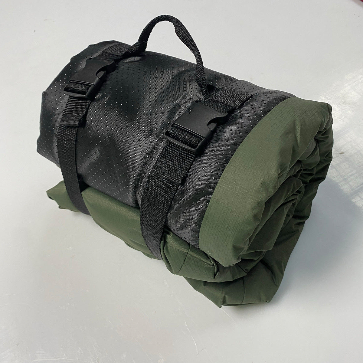 Cama impermeable para perros de exterior