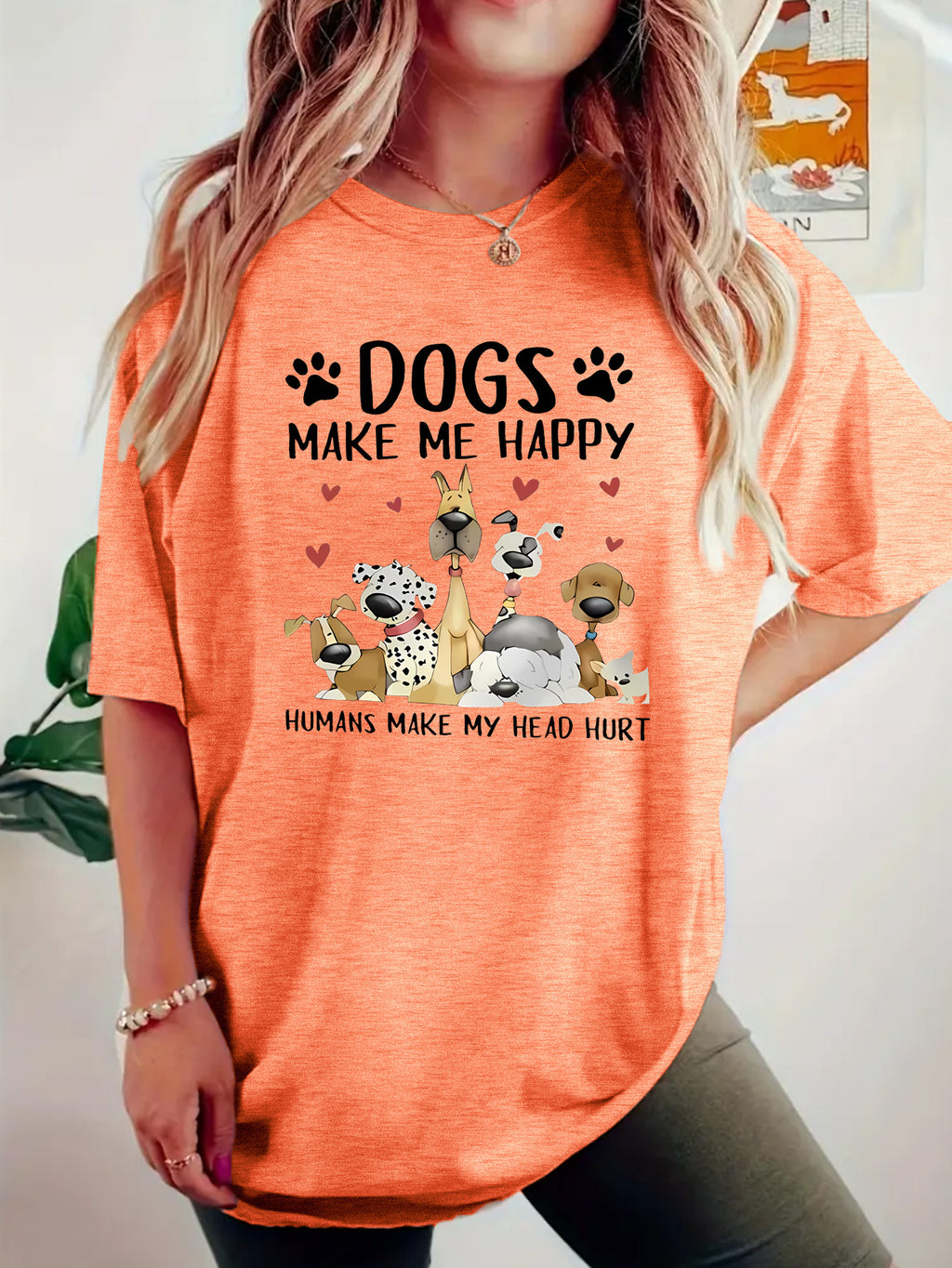 Camiseta de mujer estampada con diseño de perros – Flores naranja