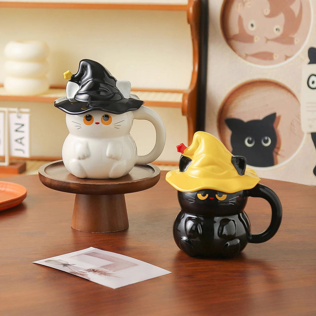 Taza de cerámica con gato y sombrero de mago