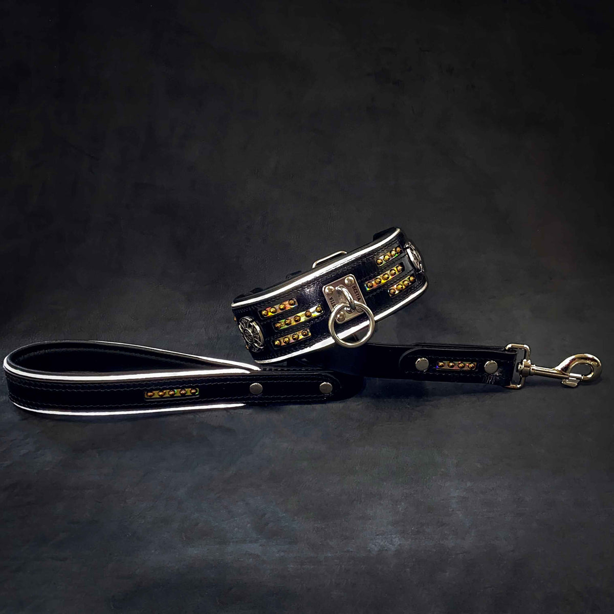 Collar Bestia Atlantis de cuero camaleónico para perros grandes, foto 2 de 4