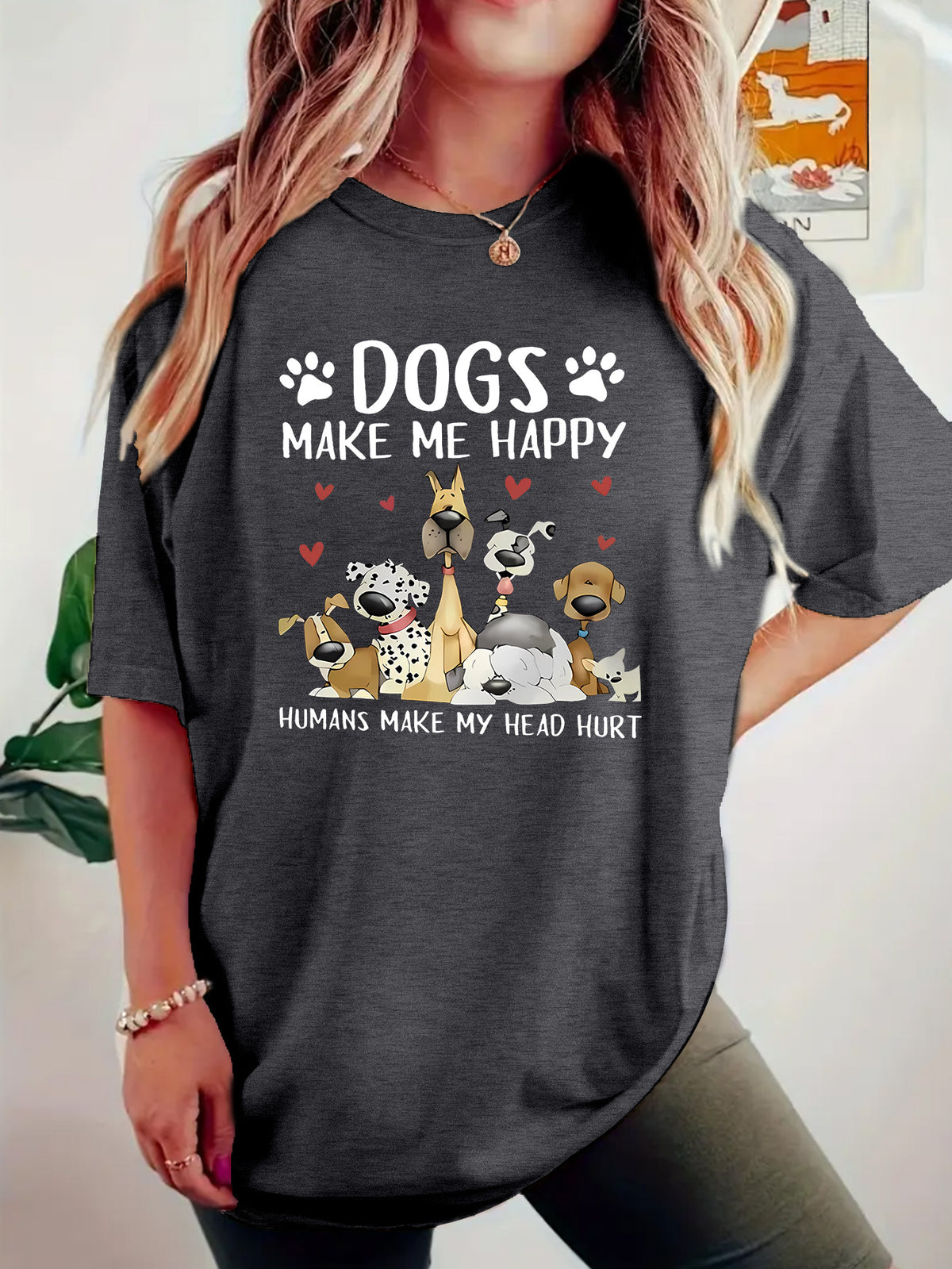 Camiseta de mujer estampada con diseño de perros – Flores negro