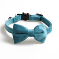 Collar de terciopelo con lazo para perros y gatos