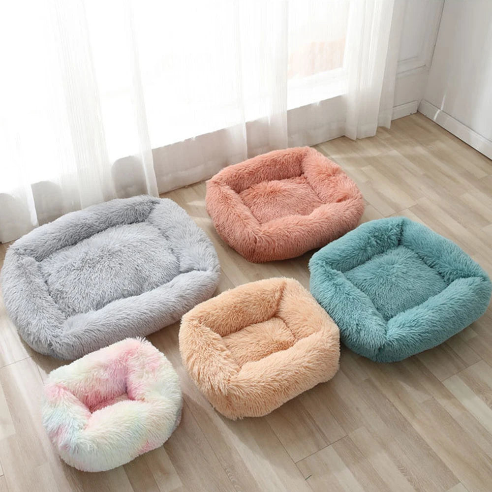 Cama cuadrada mullida y cálida para perros y gatos