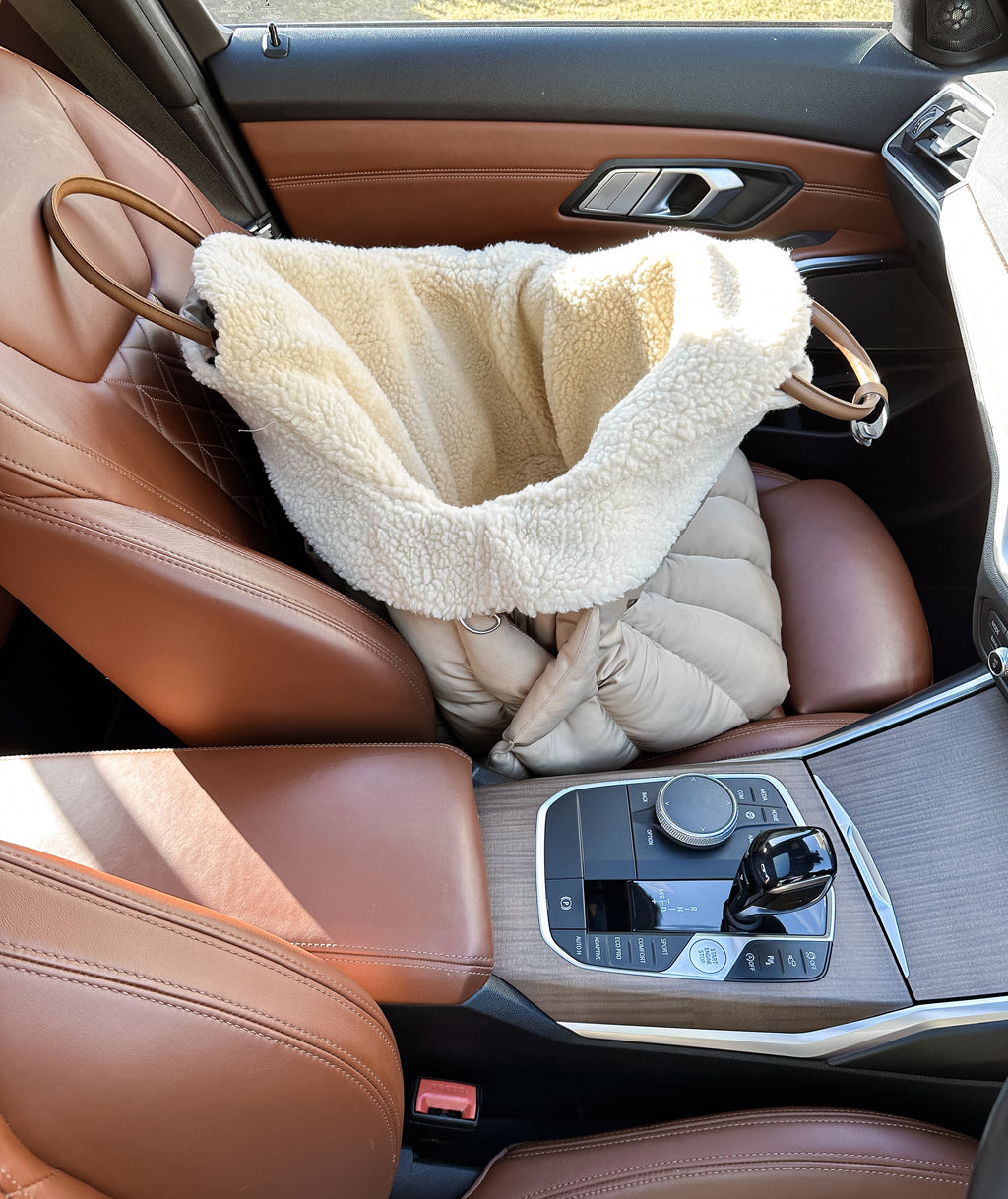Fur & Whiskers set de bolso de coche para perros, foto 4 de 5