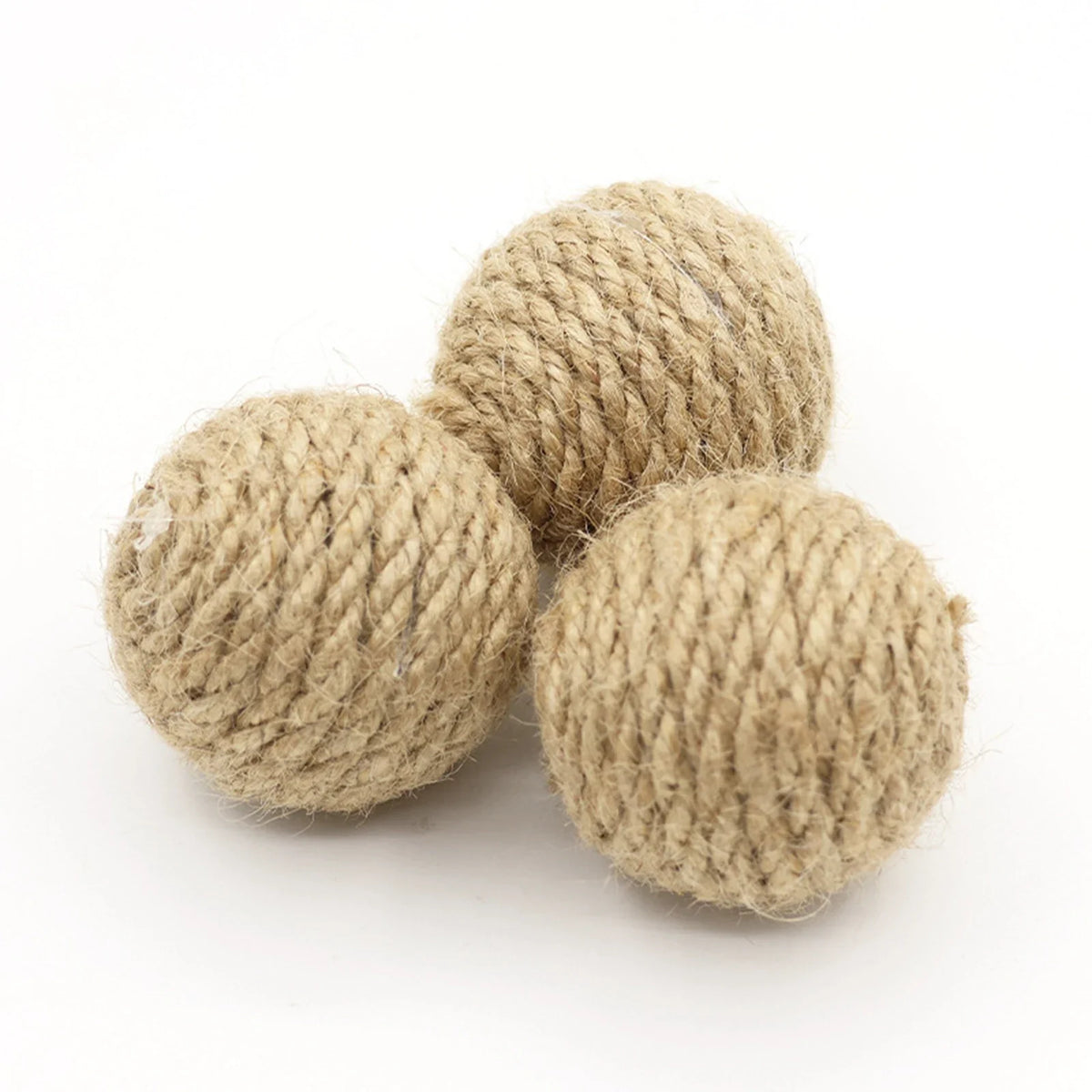 Pelota interactiva de sisal para gatos, foto 5 de 5