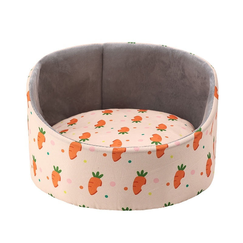 Cama escondite acolchada con zanahorias