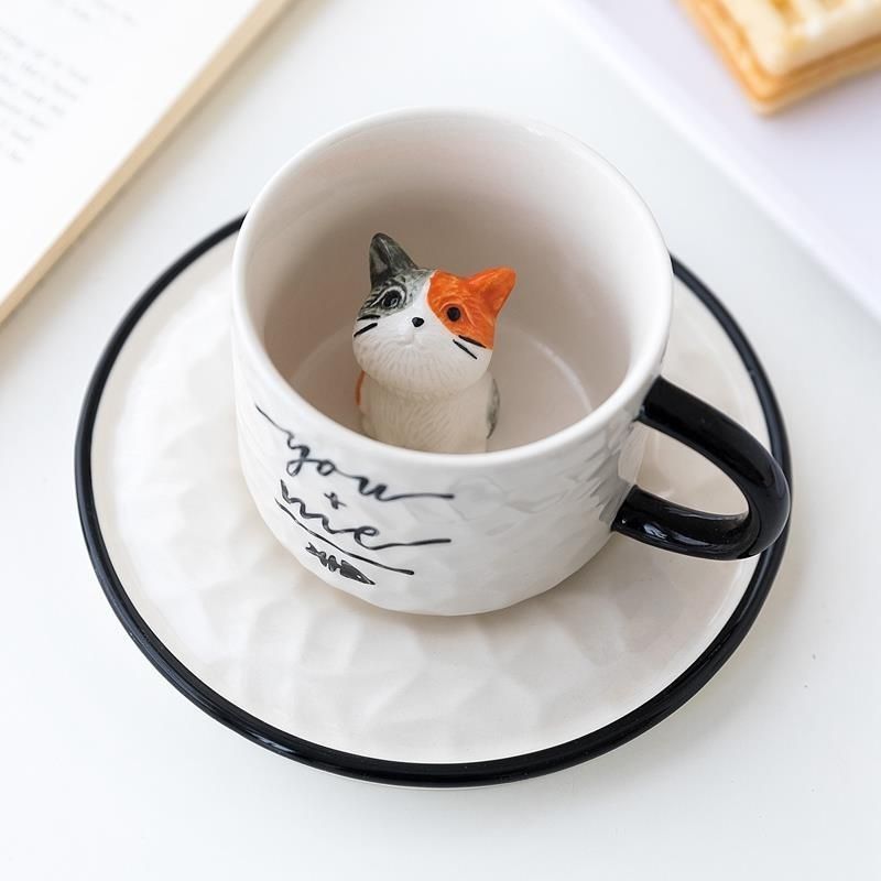 Taza de cerámica con gato