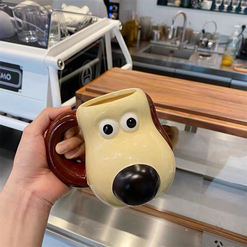Taza de cerámica pintada a mano con perro y palmeras