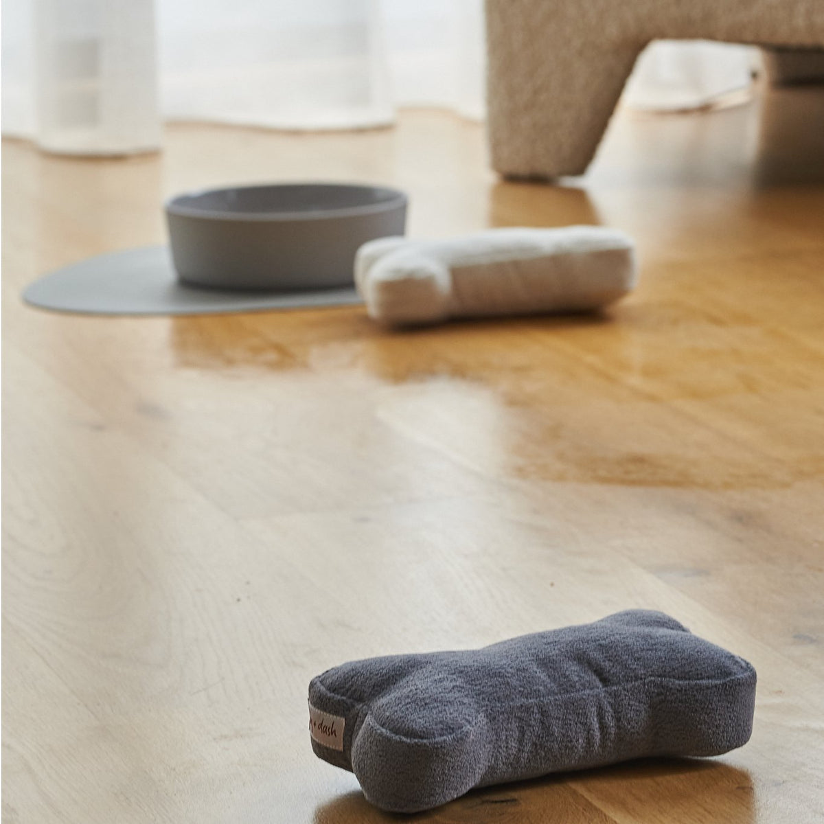 Juguete de hueso de bouclé con sonidos para perros, foto 5 de 7