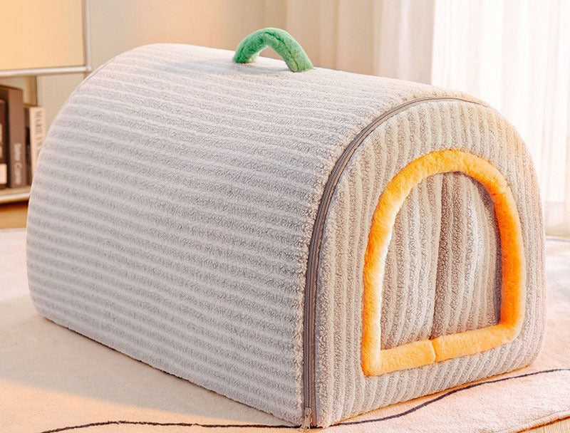 Cama iglú gris con puerta naranja