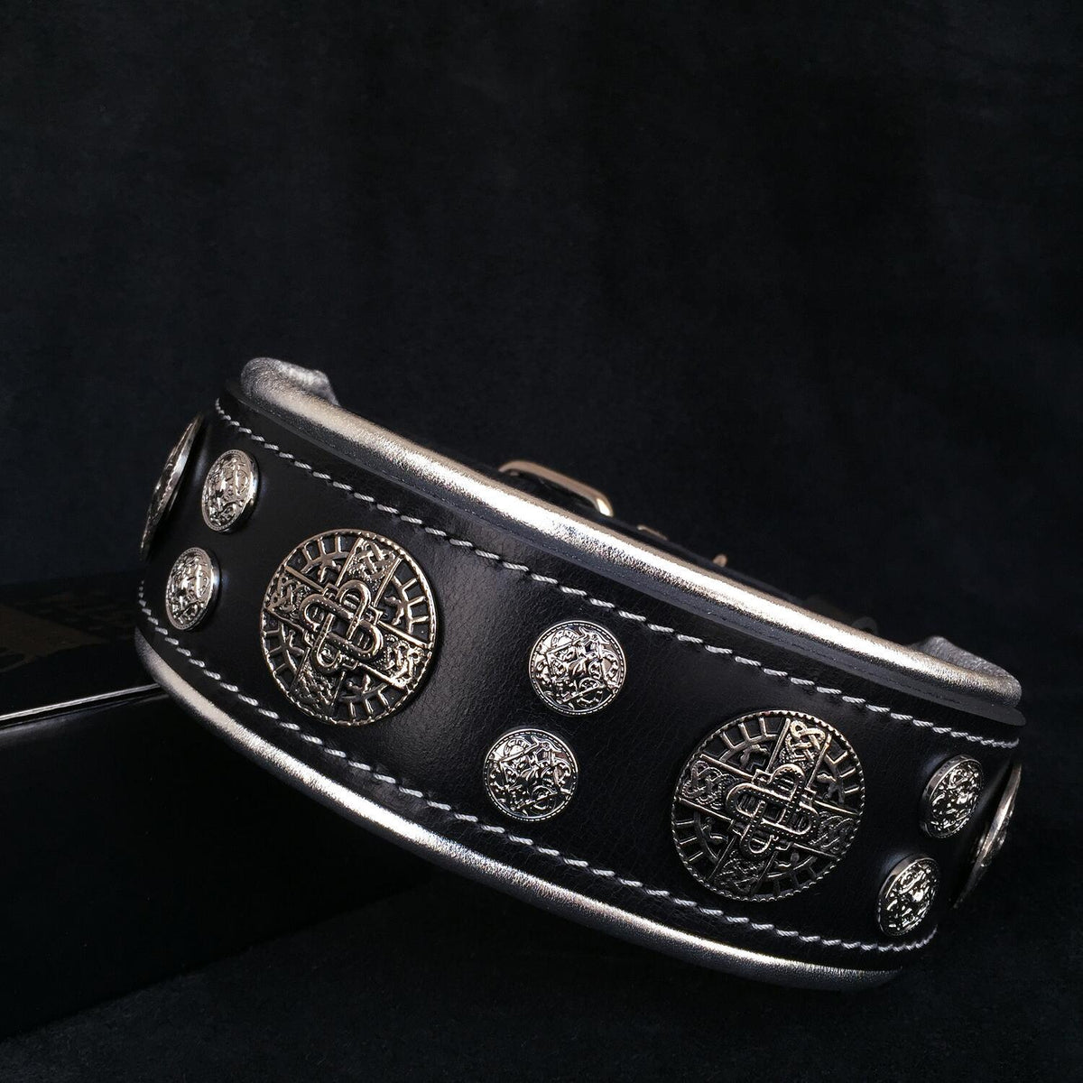 Collar Bestia Hektor de cuero acolchado para perros grandes, de M · cuello 42,5–52,5 cm a XXL · cuello 65–75 cm
