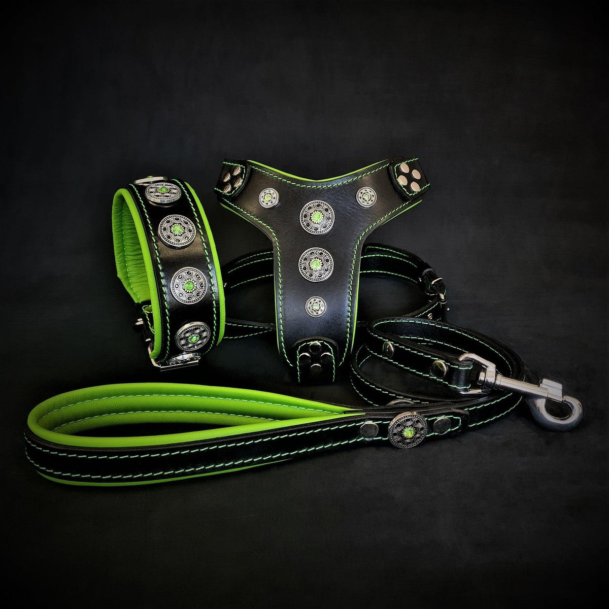 Set Bestia Bijou de cuero verde para perros, de S · cuello 35–42,5 cm a XL · cuello 57,5–65 cm
