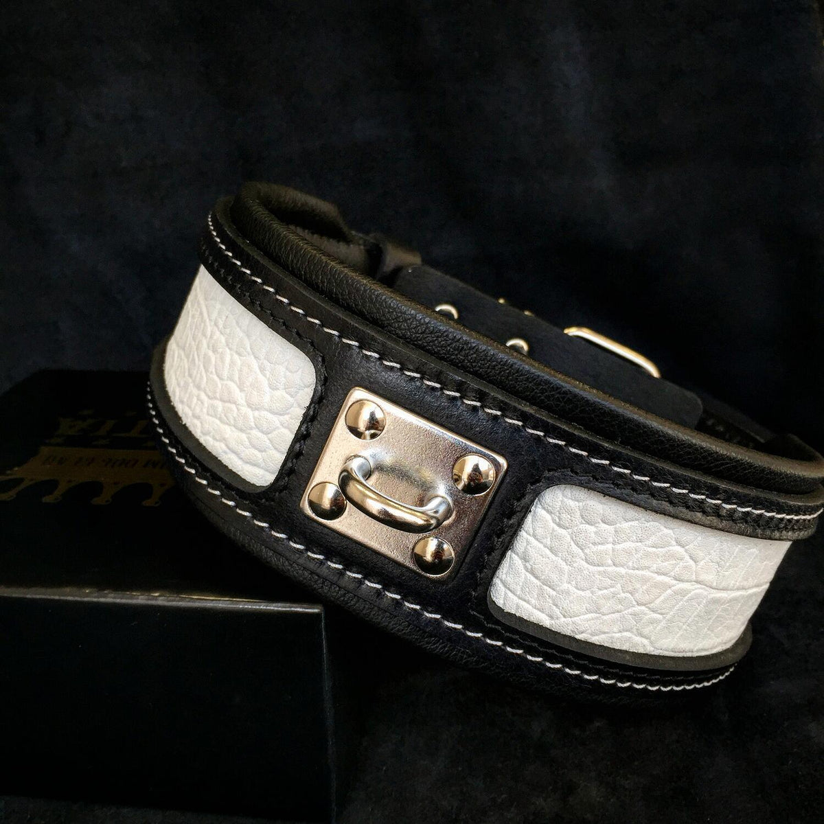 Collar Bestia Reptile de cuero con estampado para perros, foto 4 de 5